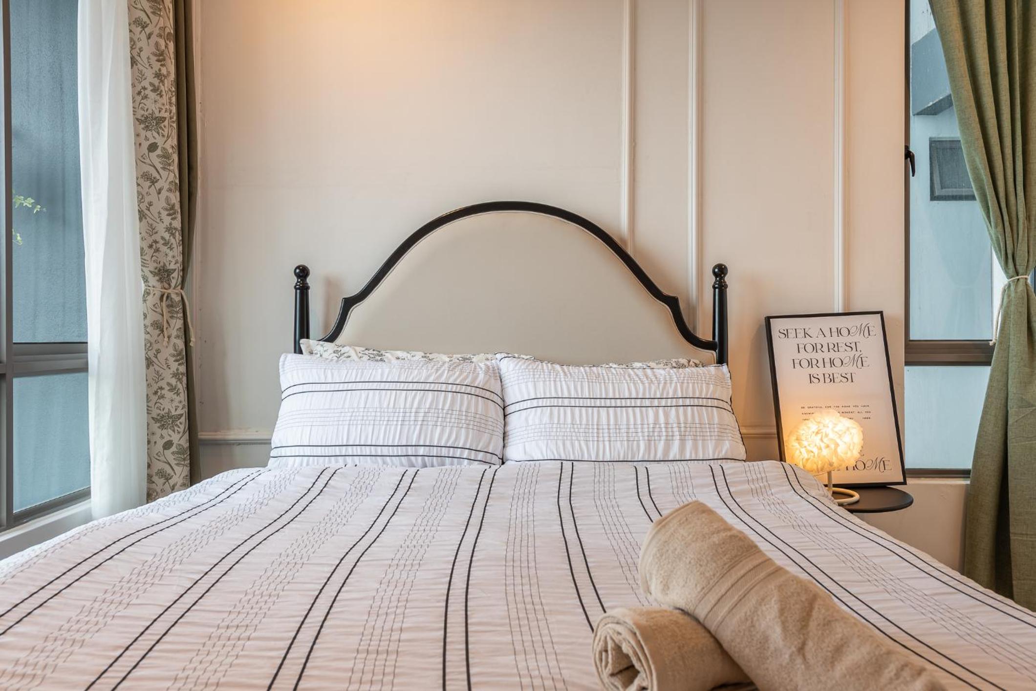 Serene French Family Retreat with Sunrise View photo 3