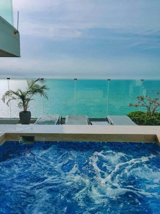 Hermoso apartamento con vista al mar