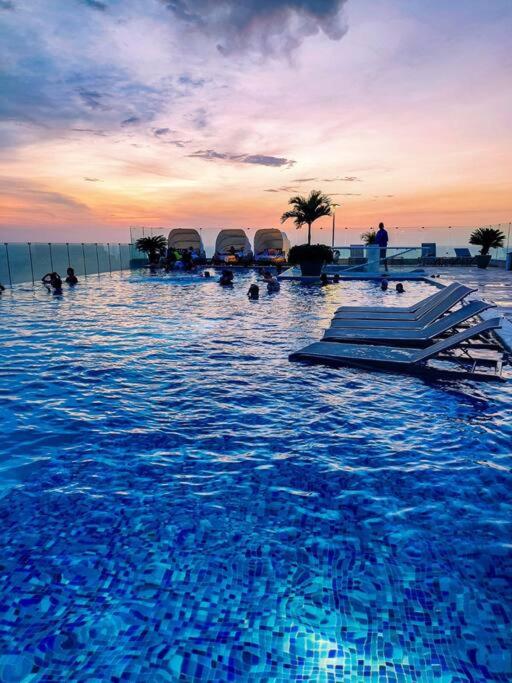 Hermoso apartamento con vista al mar