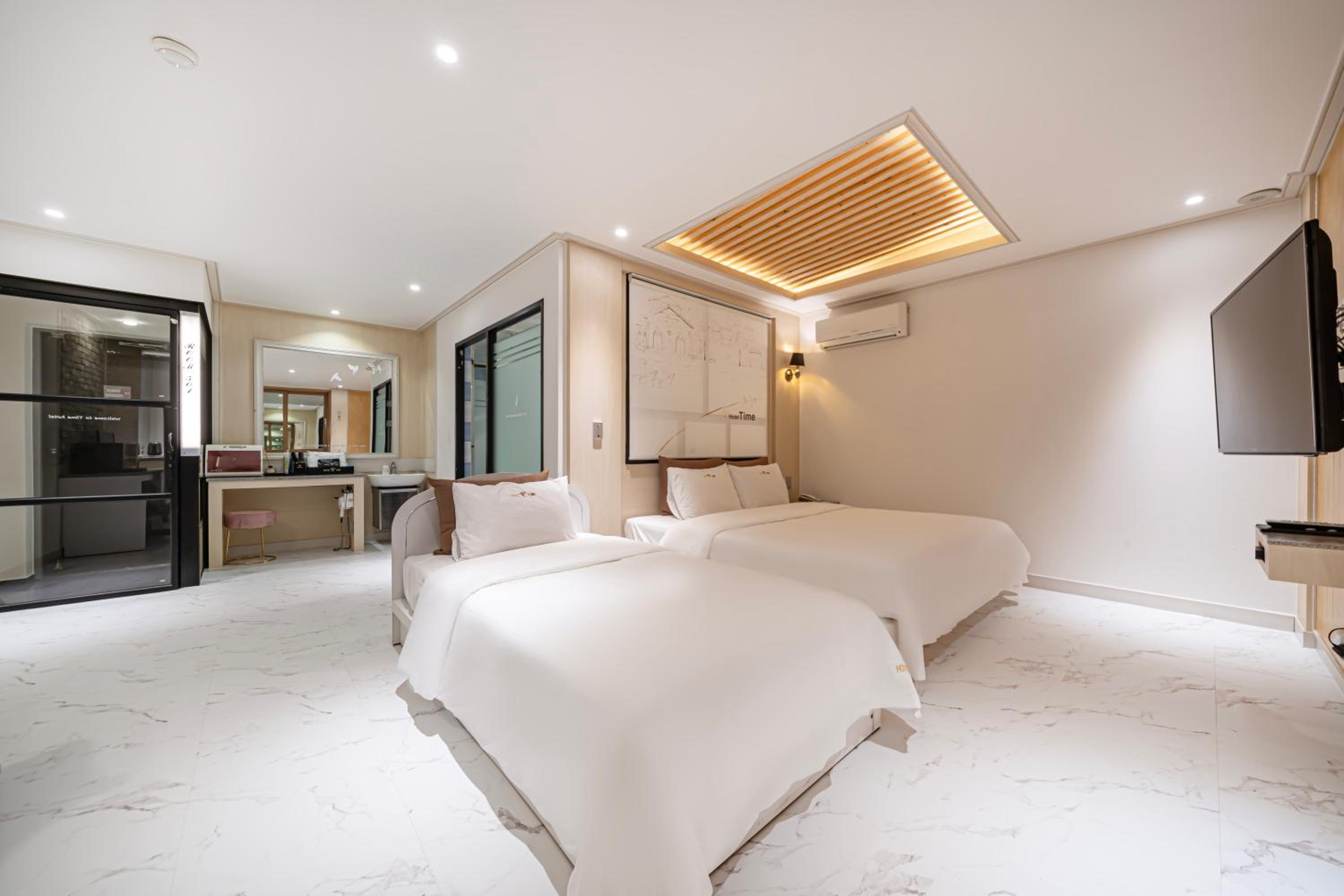 Time Hotel