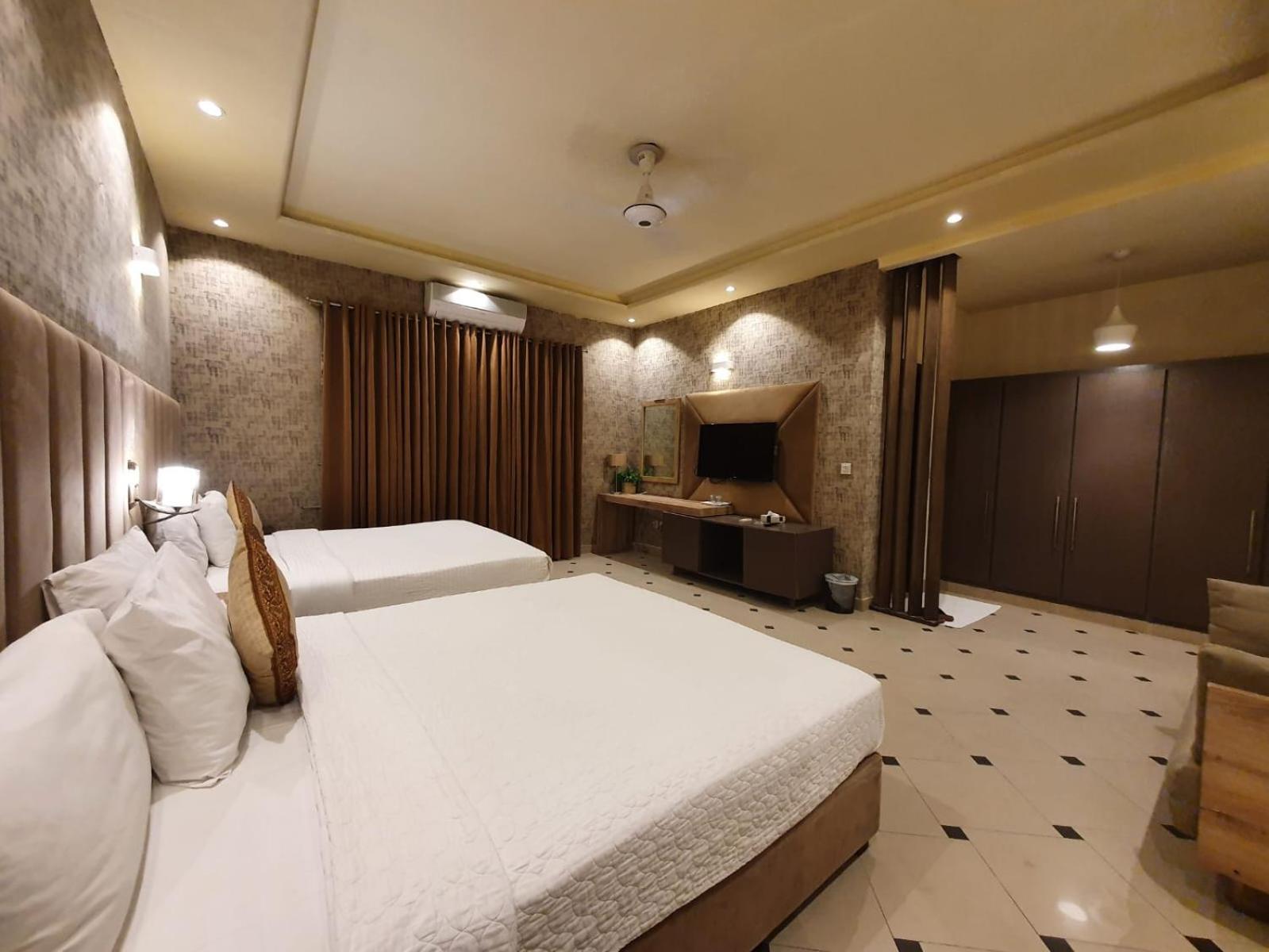 Shelton's Rezidor F-7 Markaz view 4