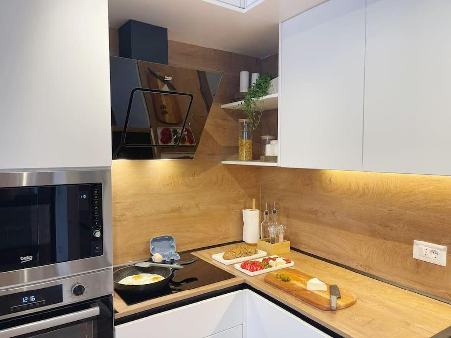 Luxury Apartment With King-Size Bed and Fast Wi-Fi