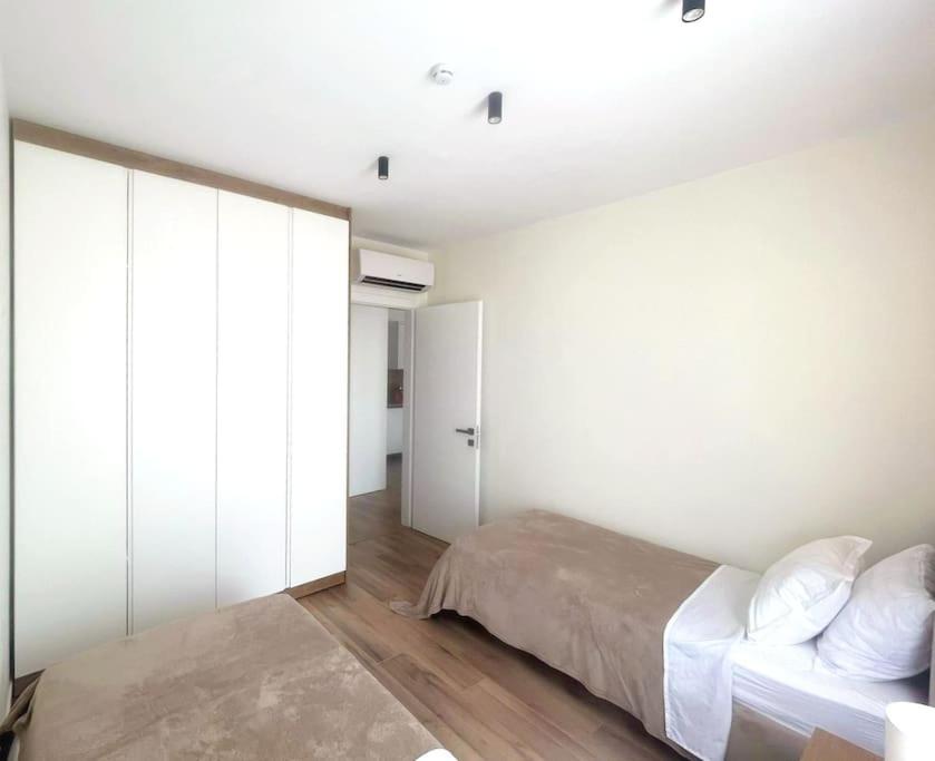Luxury Apartment With King-Size Bed and Fast Wi-Fi