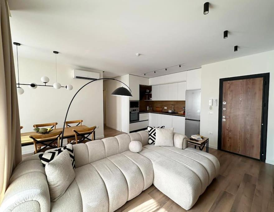 Luxury Apartment With King-Size Bed and Fast Wi-Fi