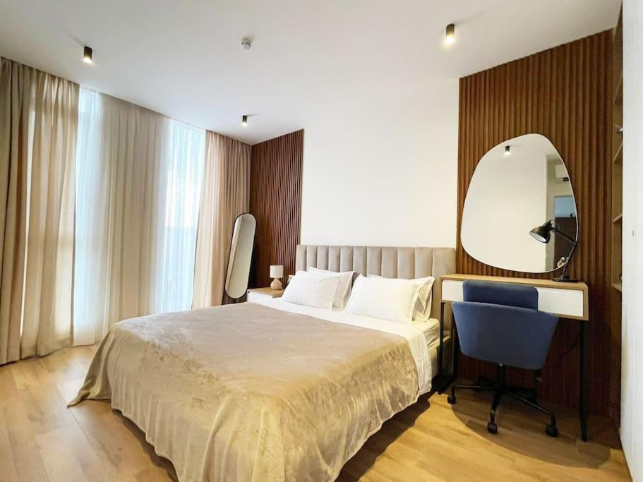 Luxury Apartment With King-Size Bed and Fast Wi-Fi