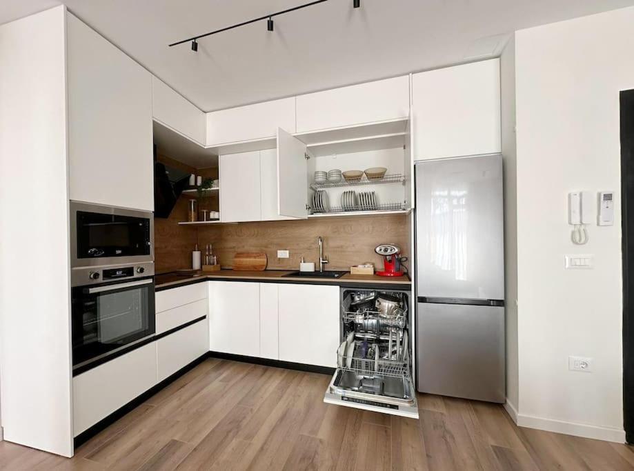 Luxury Apartment With King-Size Bed and Fast Wi-Fi