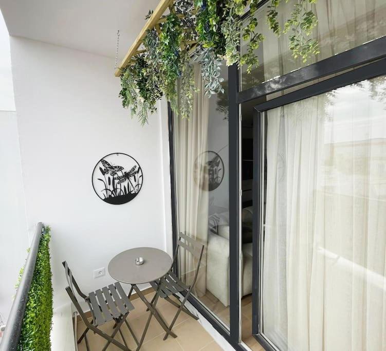 Luxury Apartment With King-Size Bed and Fast Wi-Fi