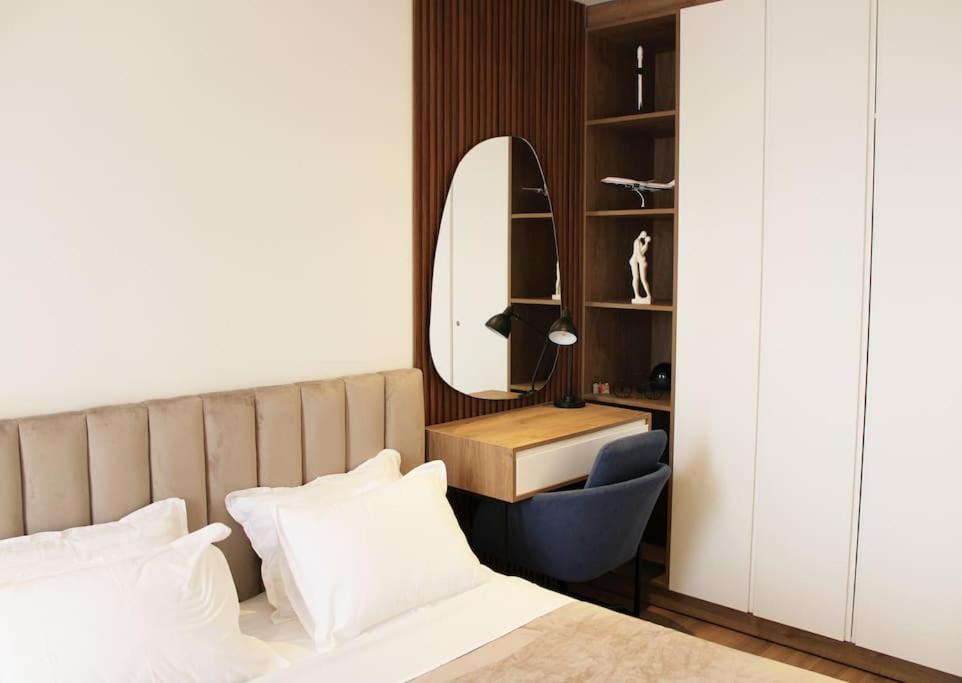 Luxury Apartment With King-Size Bed and Fast Wi-Fi