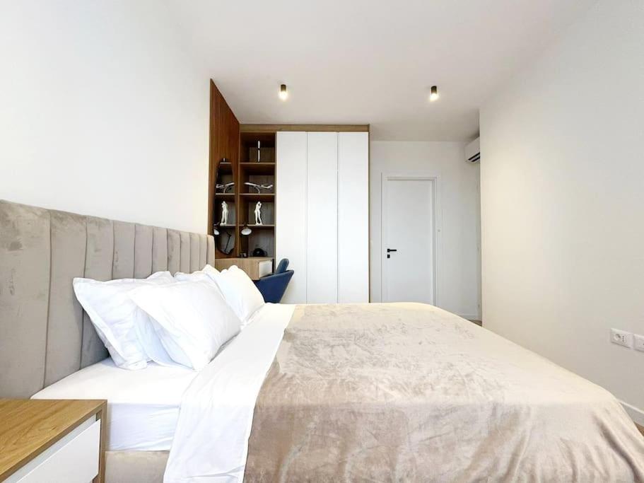 Luxury Apartment With King-Size Bed and Fast Wi-Fi