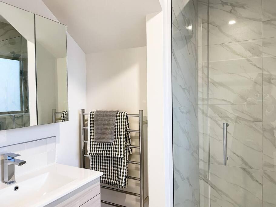 Chic City Centre Townhouse view 5