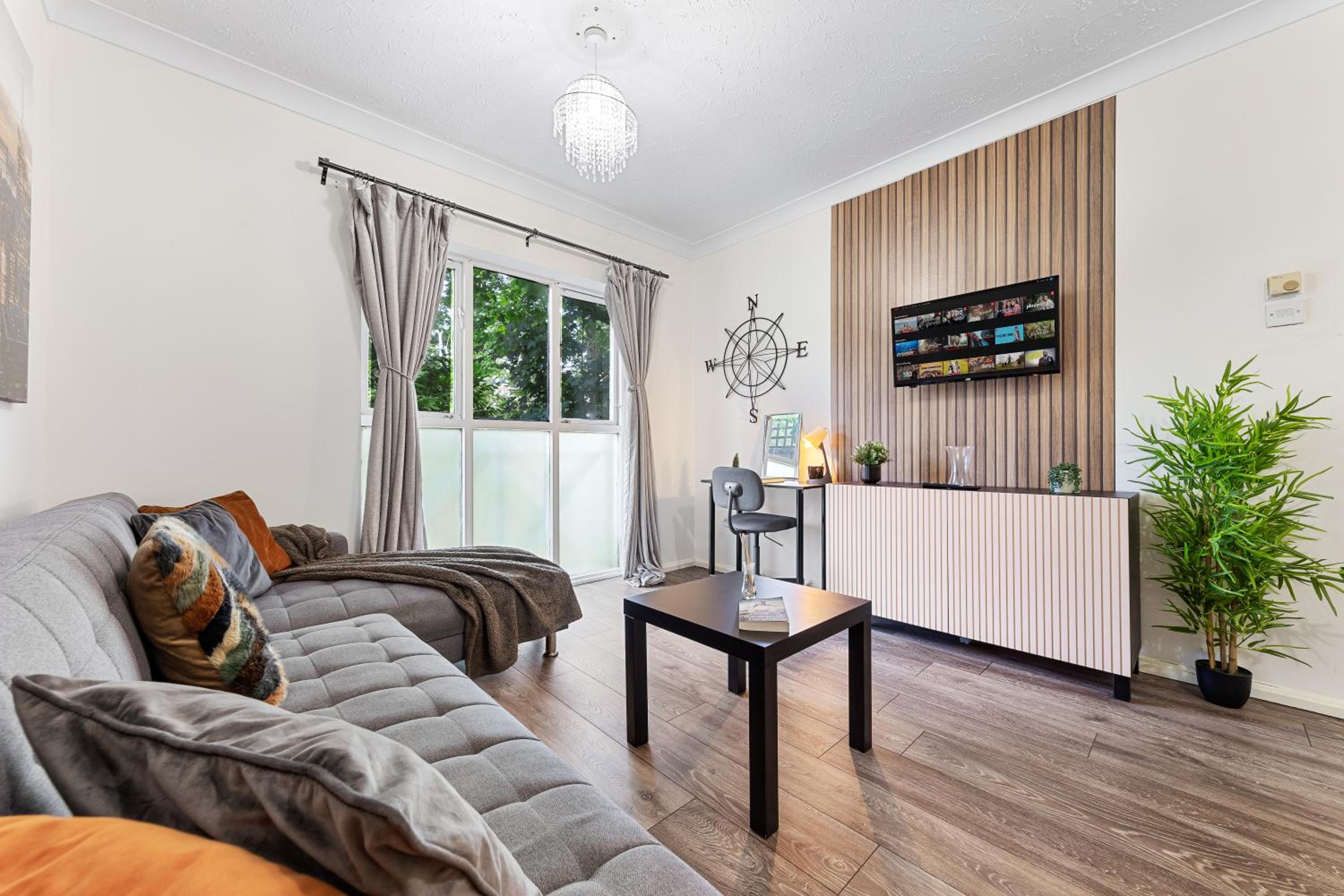 Elegant & Cozy FBS Downtown Flat