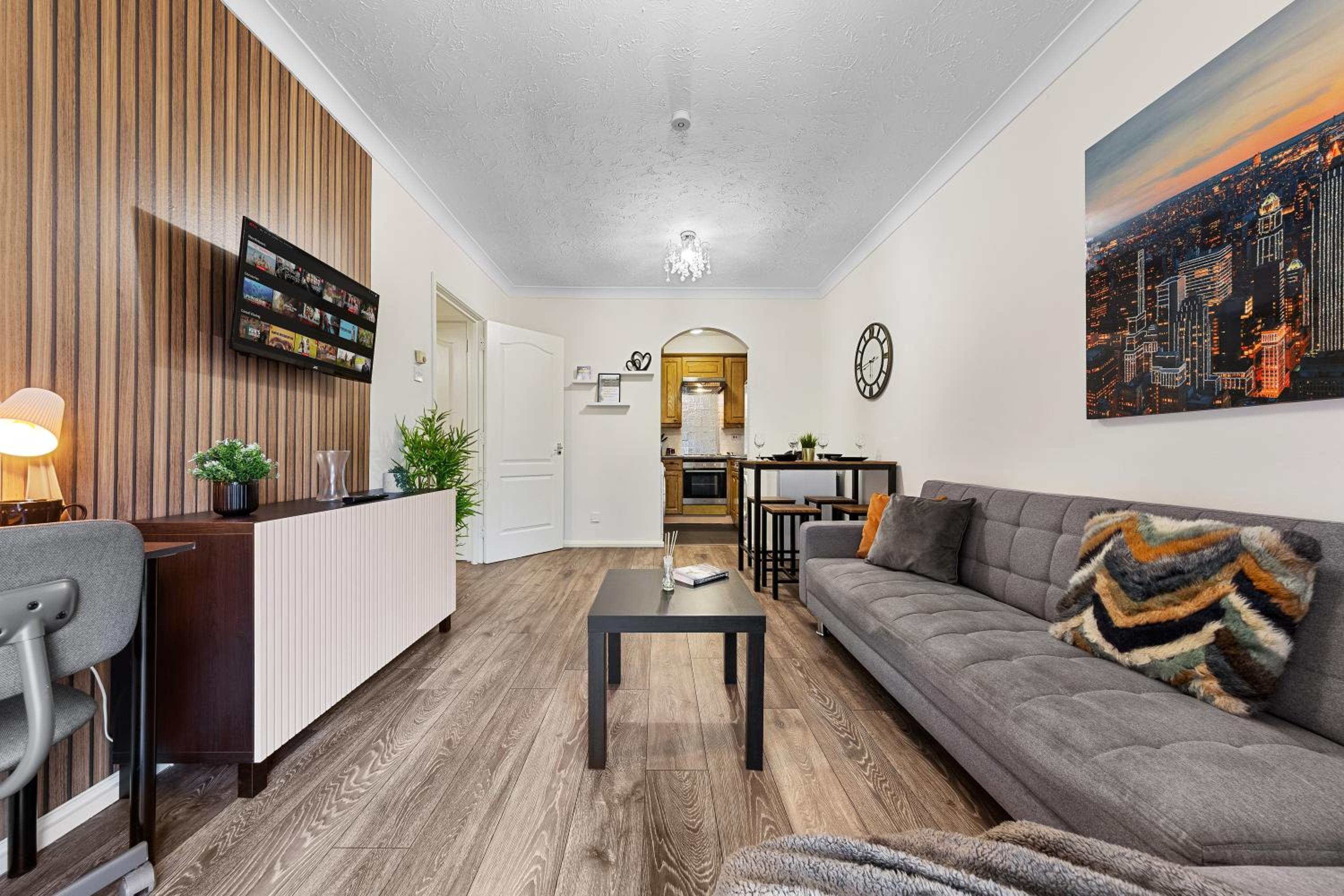 Elegant & Cozy FBS Downtown Flat