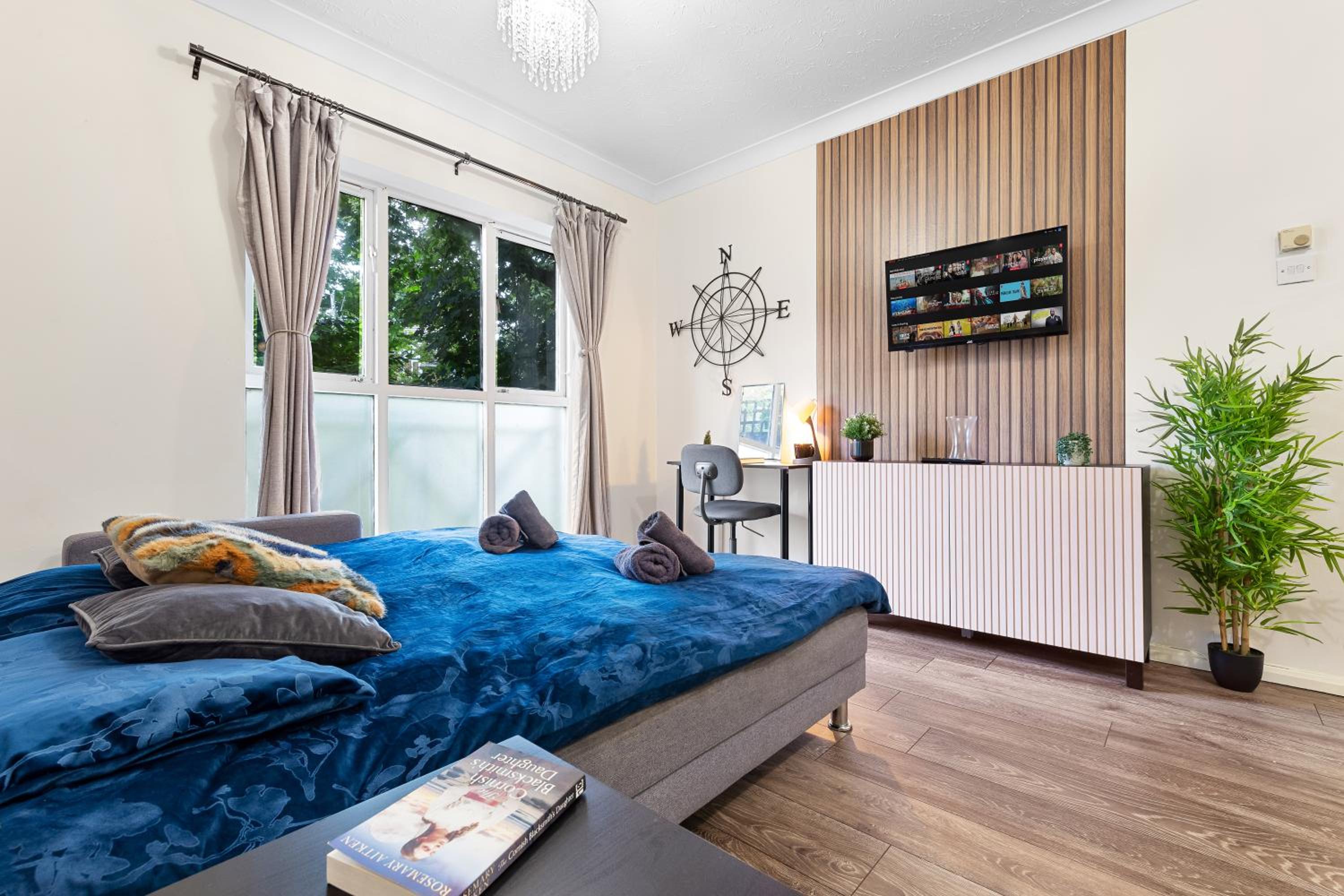 Elegant & Cozy FBS Downtown Flat