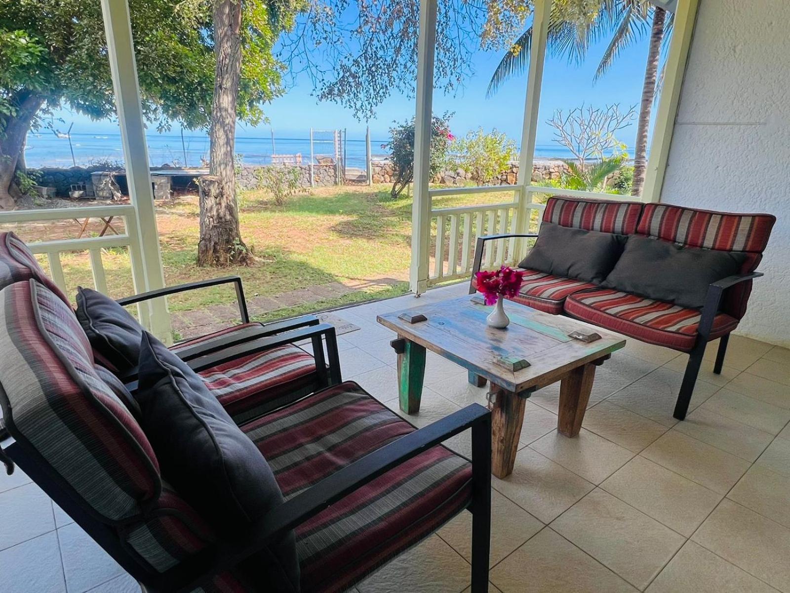 BEACHFRONT - TAMARIN BAY - Les Fleurs Du Tamarin Residences photo 2