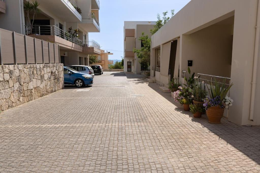 Maisonette with Exclusive Private Parking