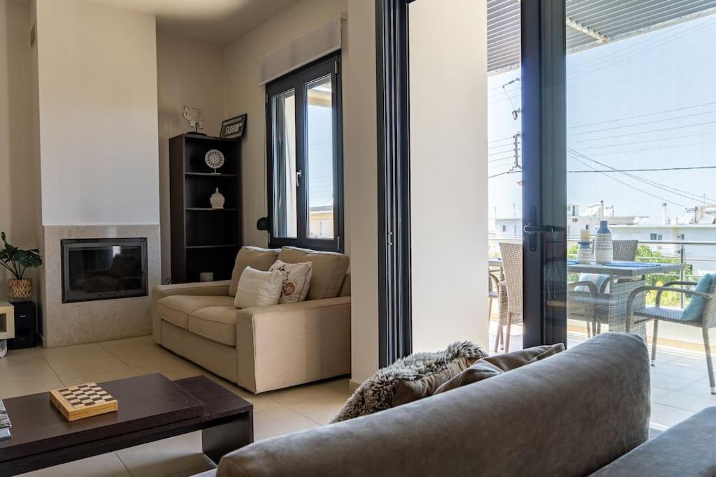 Maisonette with Exclusive Private Parking