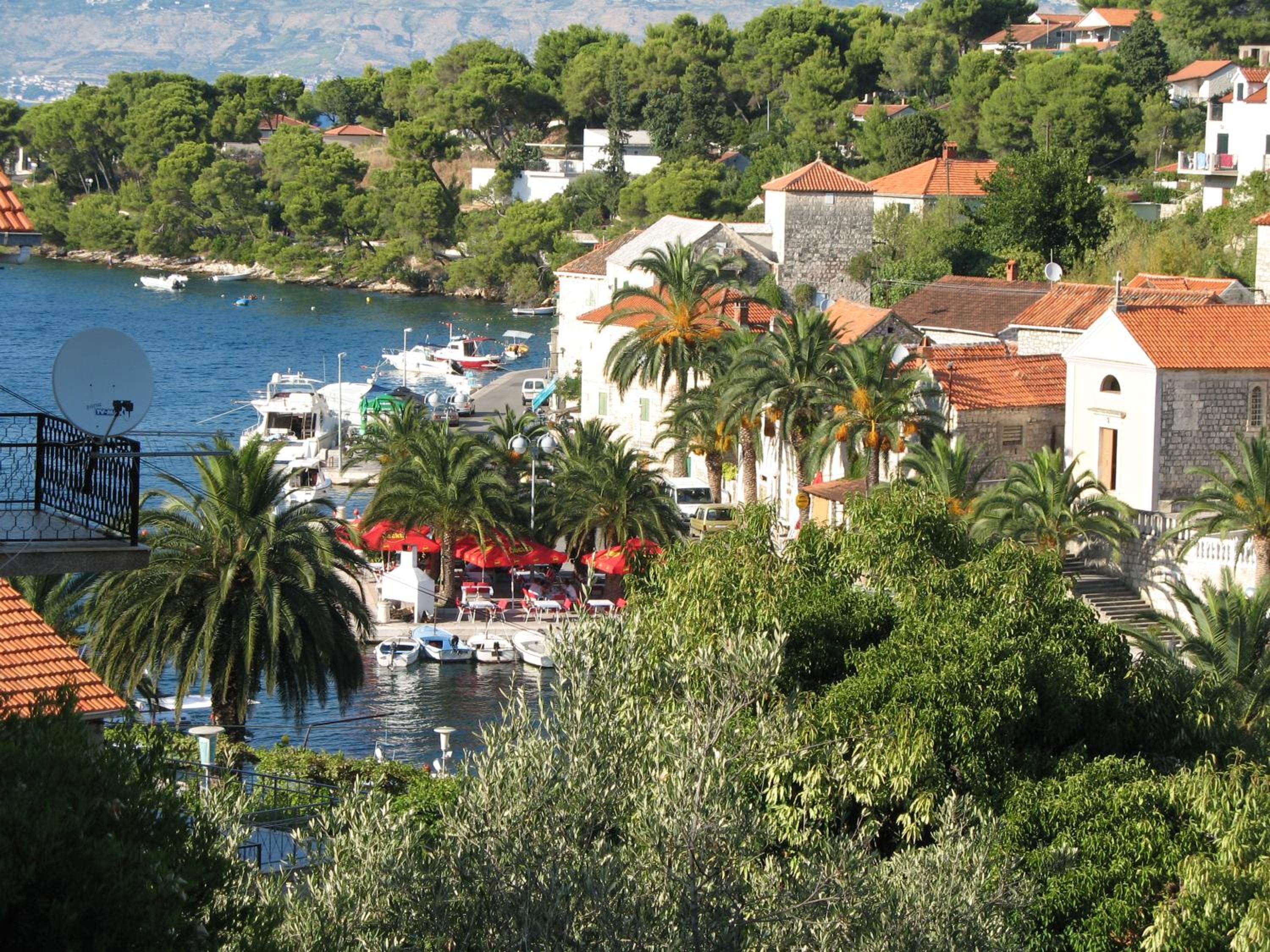 Apartments Doulos
