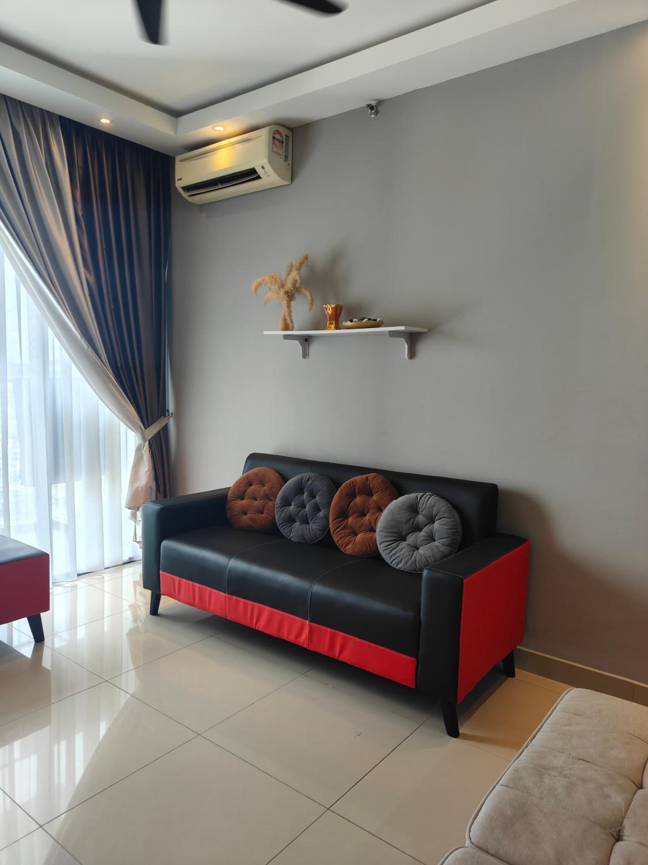 Univ 360 Seri Kembangan - Cozy Homestay Free Wifi - Netflix - Prime Video photo 3