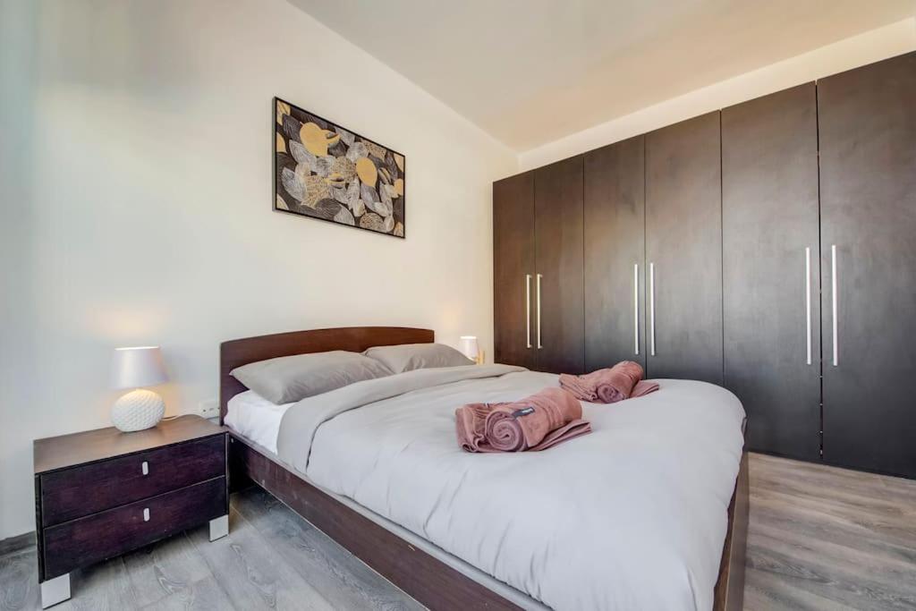 Modern Penthouse Near Gzira Seafront