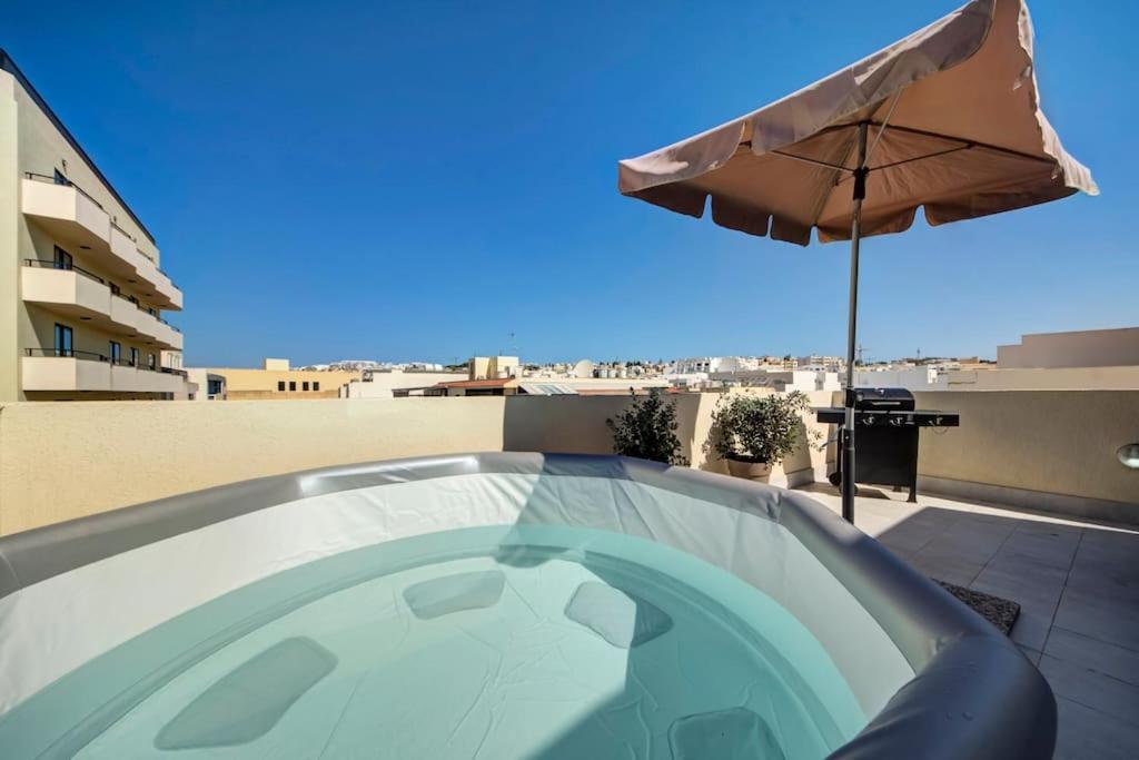 Modern Penthouse Near Gzira Seafront