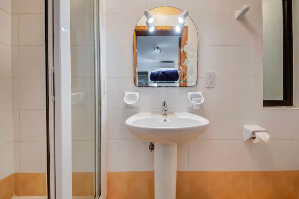 Modern Penthouse Near Gzira Seafront