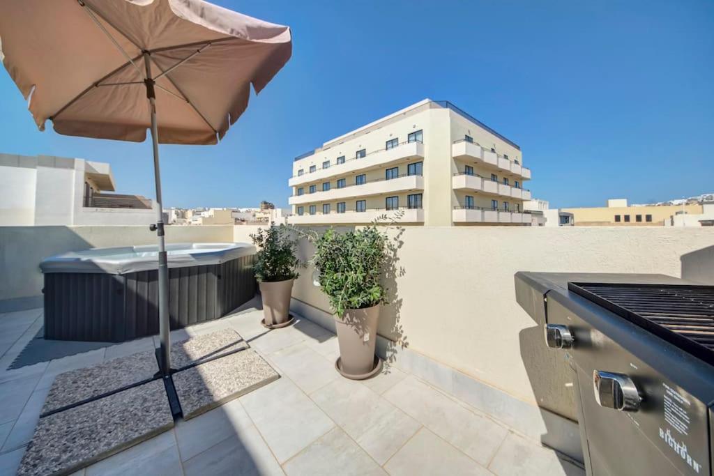 Modern Penthouse Near Gzira Seafront