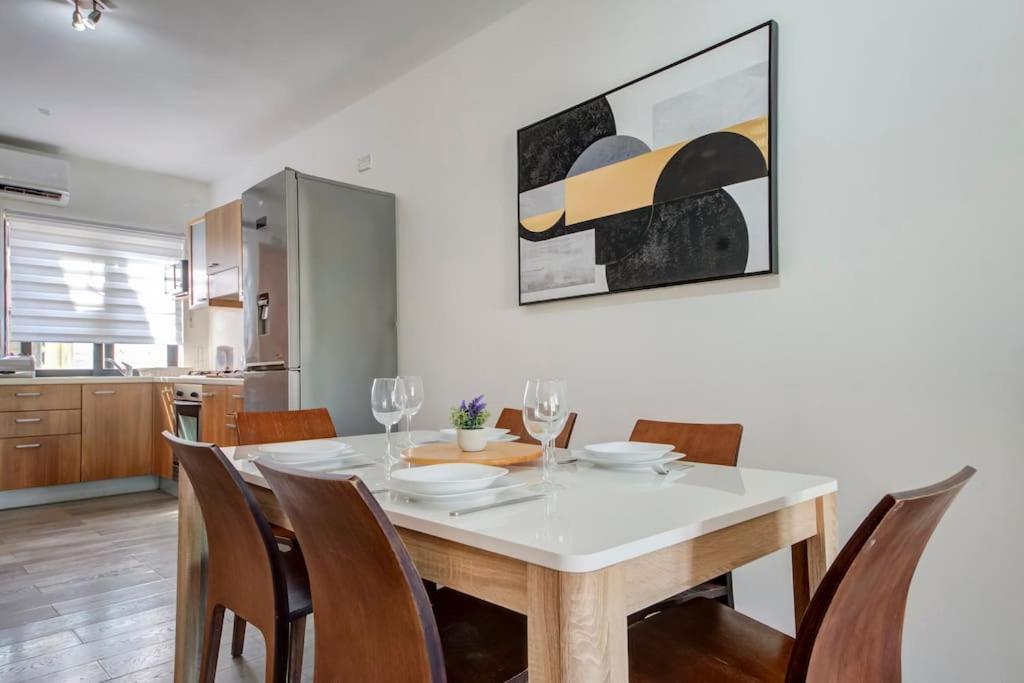 Modern Penthouse Near Gzira Seafront