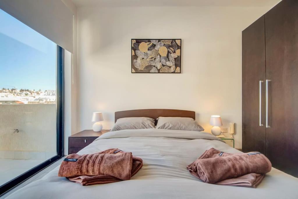 Modern Penthouse Near Gzira Seafront