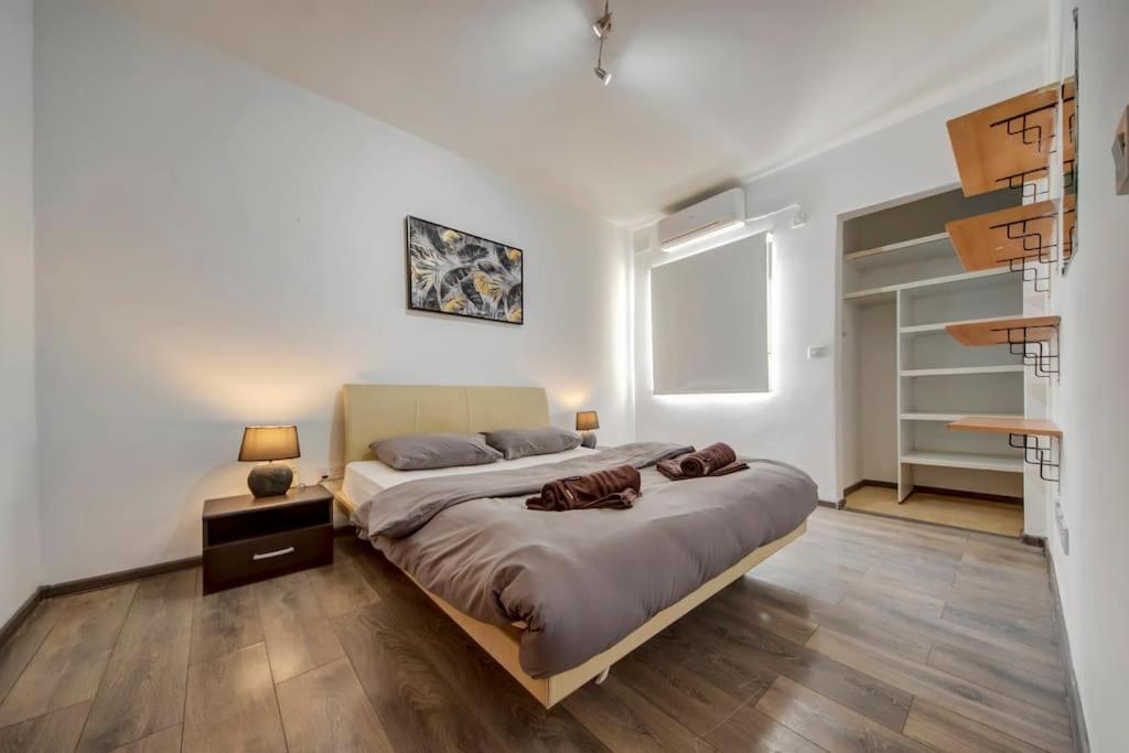 Modern Penthouse Near Gzira Seafront