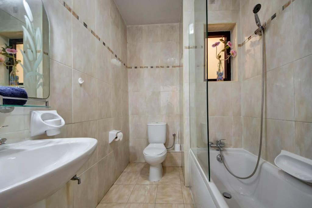 Modern Penthouse Near Gzira Seafront