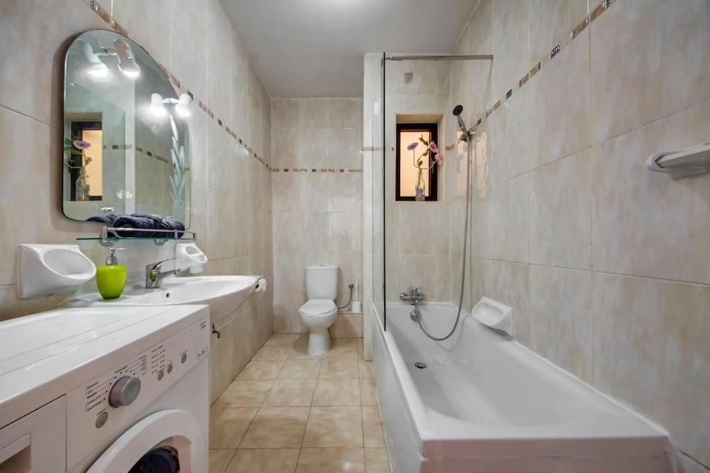 Modern Penthouse Near Gzira Seafront