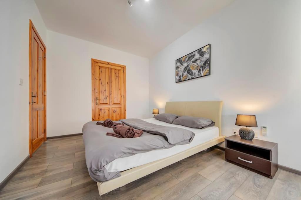 Modern Penthouse Near Gzira Seafront