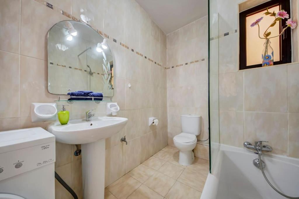 Modern Penthouse Near Gzira Seafront