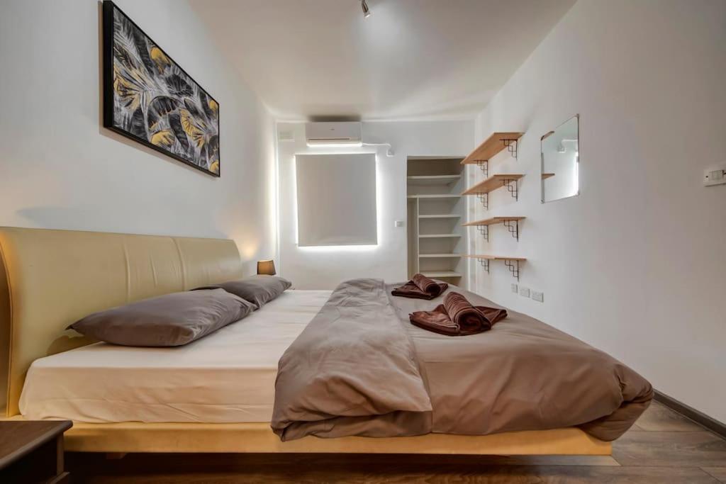 Modern Penthouse Near Gzira Seafront