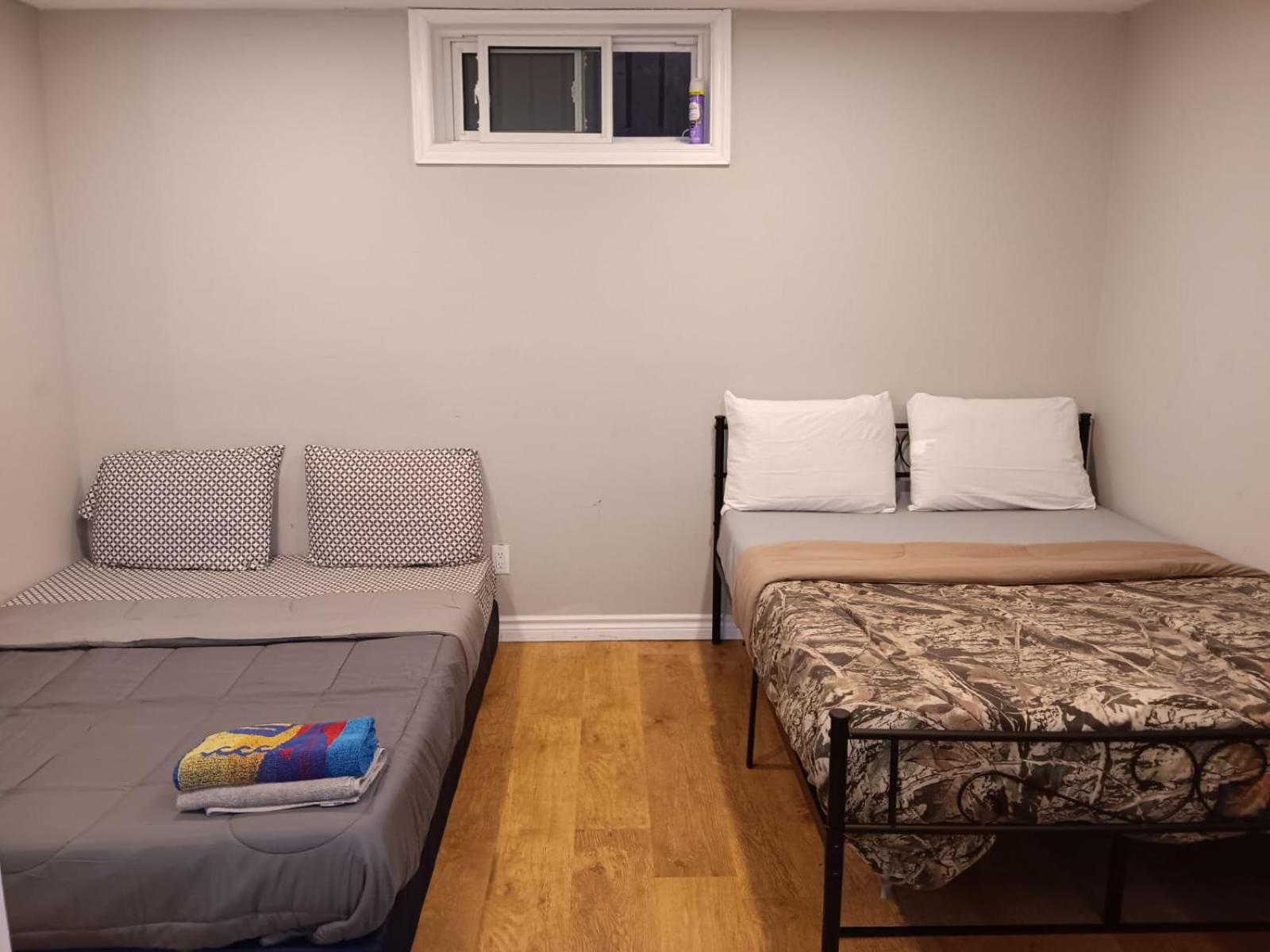 Kitchener Homestay Downtown Vibes - Restaurants & Shopping