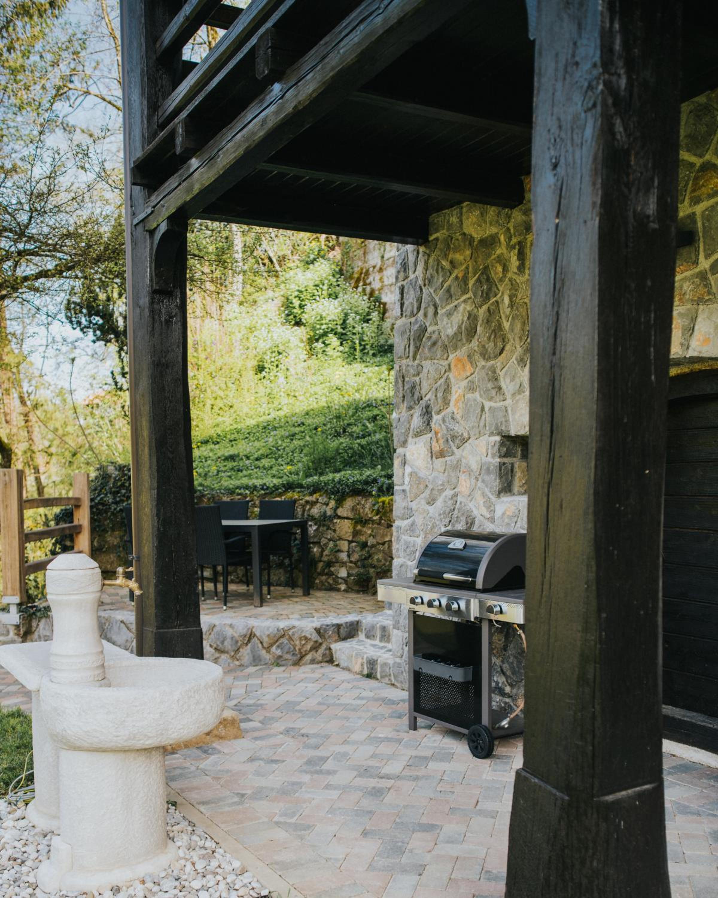 Riverside House Krka