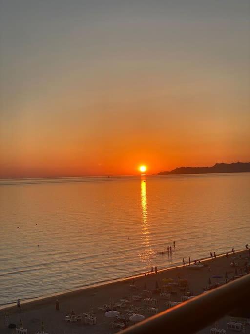 Sunset Serenity Apartment