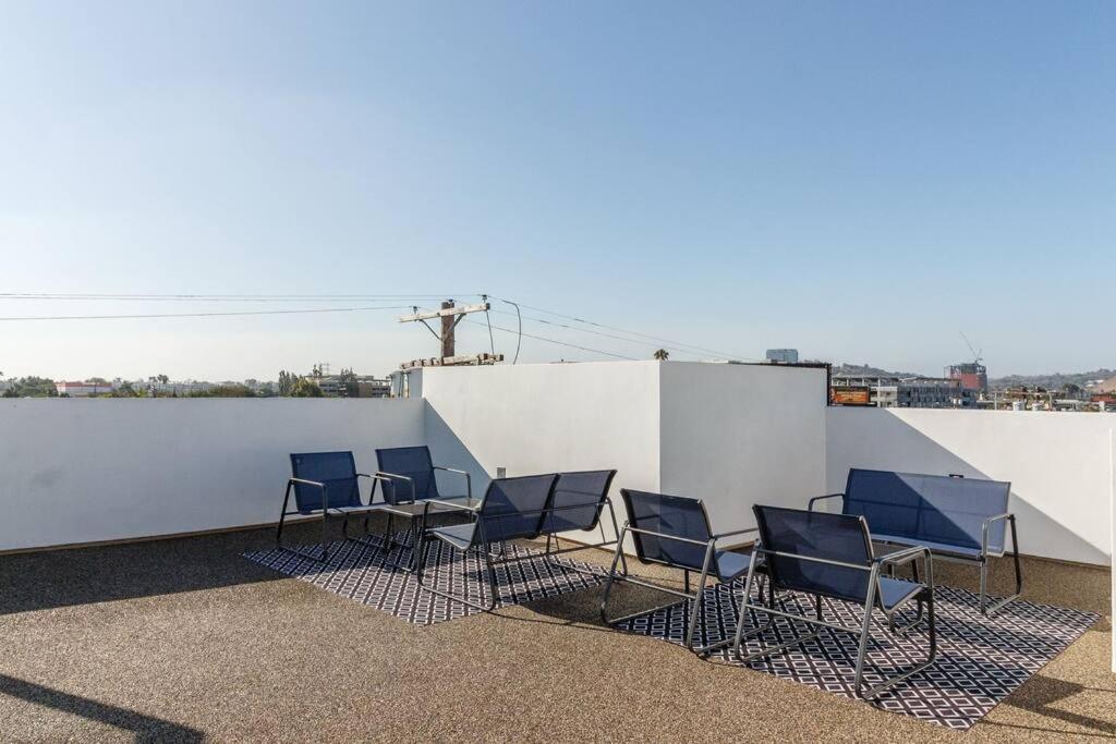 Modern 4 Bedroom Masterpiece With Rooftop Deck