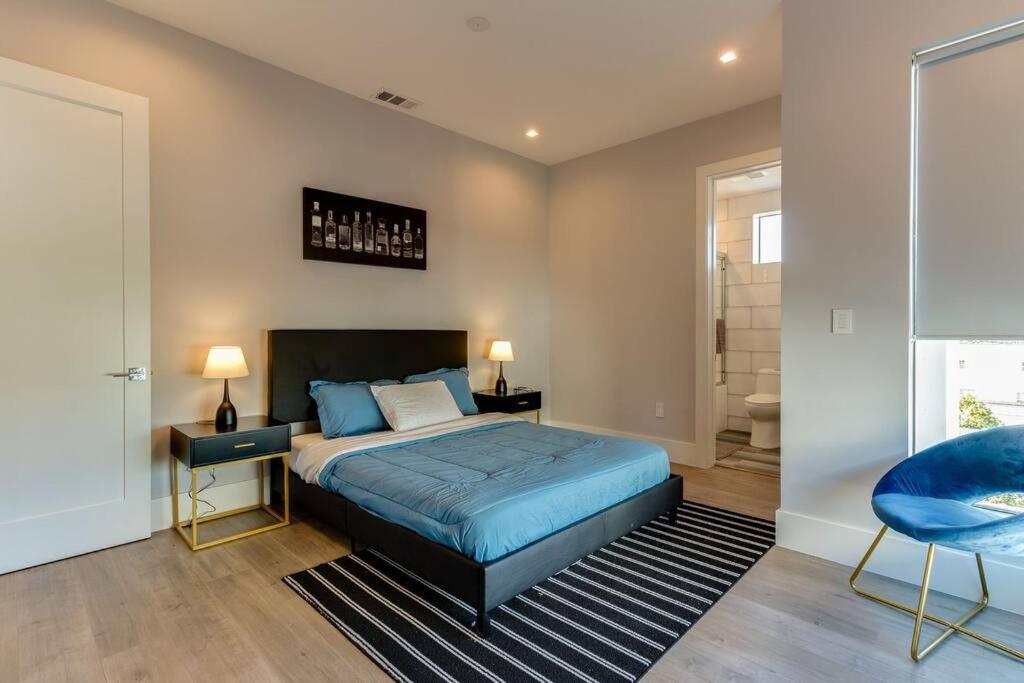 Modern 4 Bedroom Masterpiece With Rooftop Deck