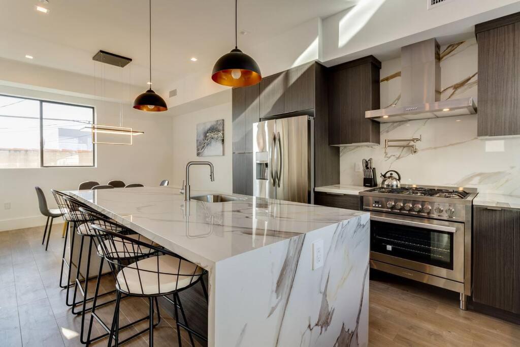 Modern 4 Bedroom Masterpiece With Rooftop Deck