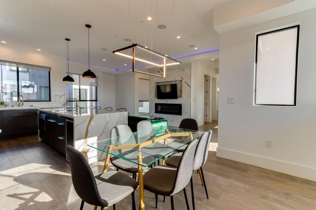 Modern 4 Bedroom Masterpiece With Rooftop Deck