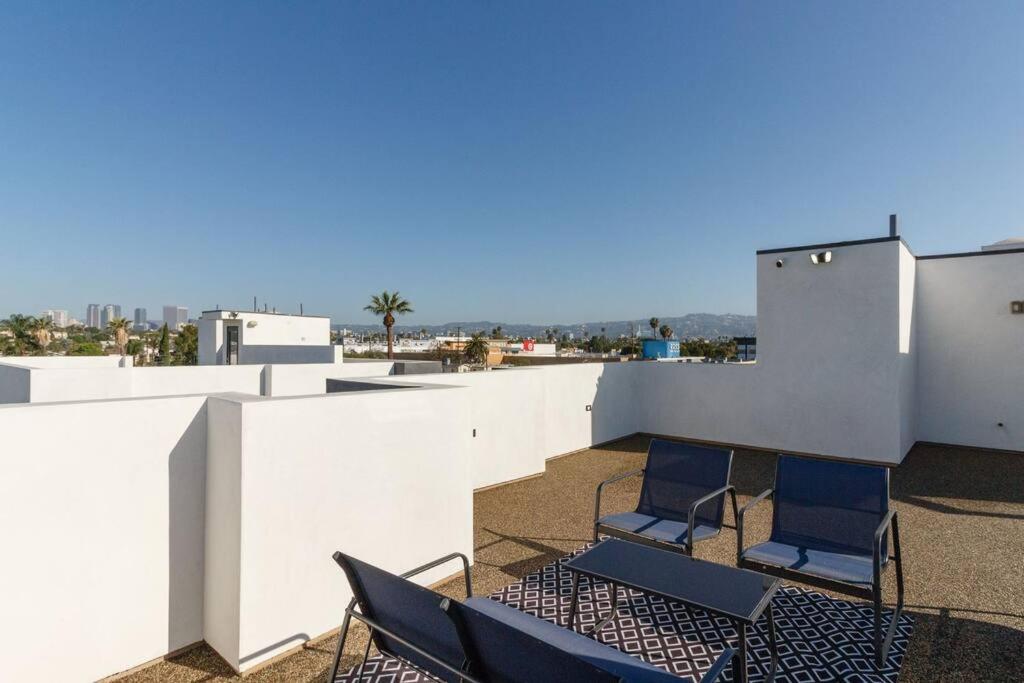 Modern 4 Bedroom Masterpiece With Rooftop Deck