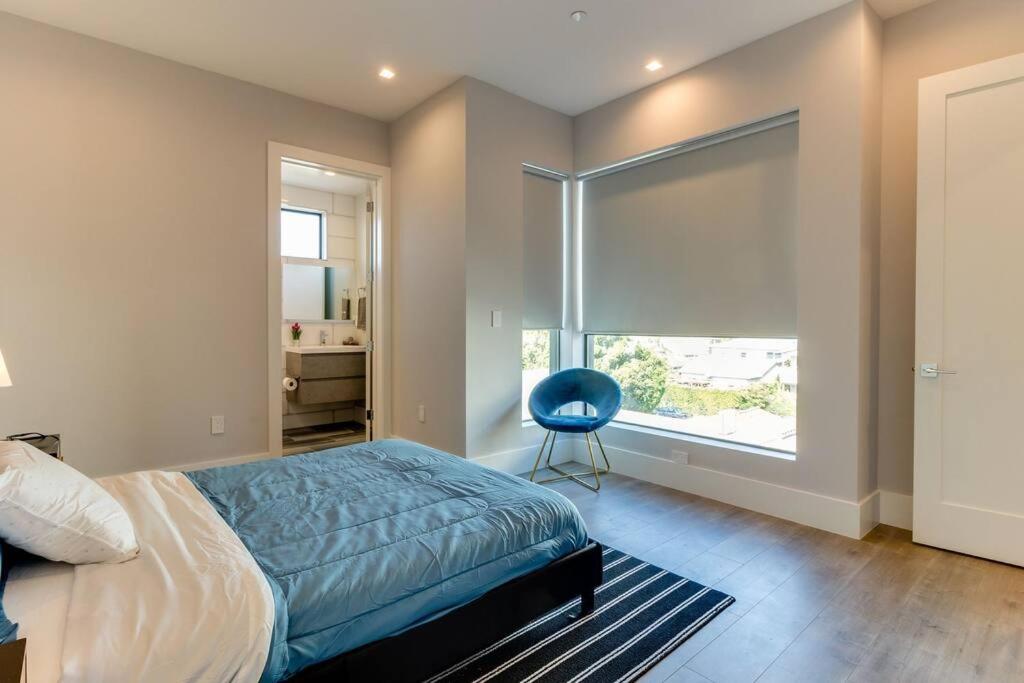 Modern 4 Bedroom Masterpiece With Rooftop Deck
