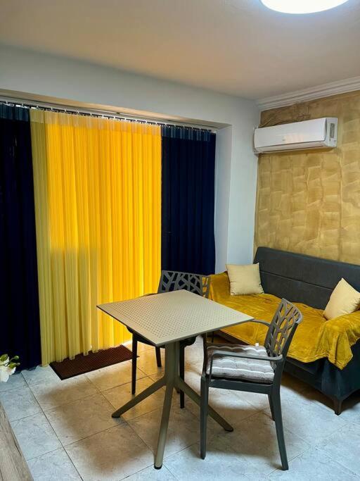 Daffodil Cosy Retreat view 5