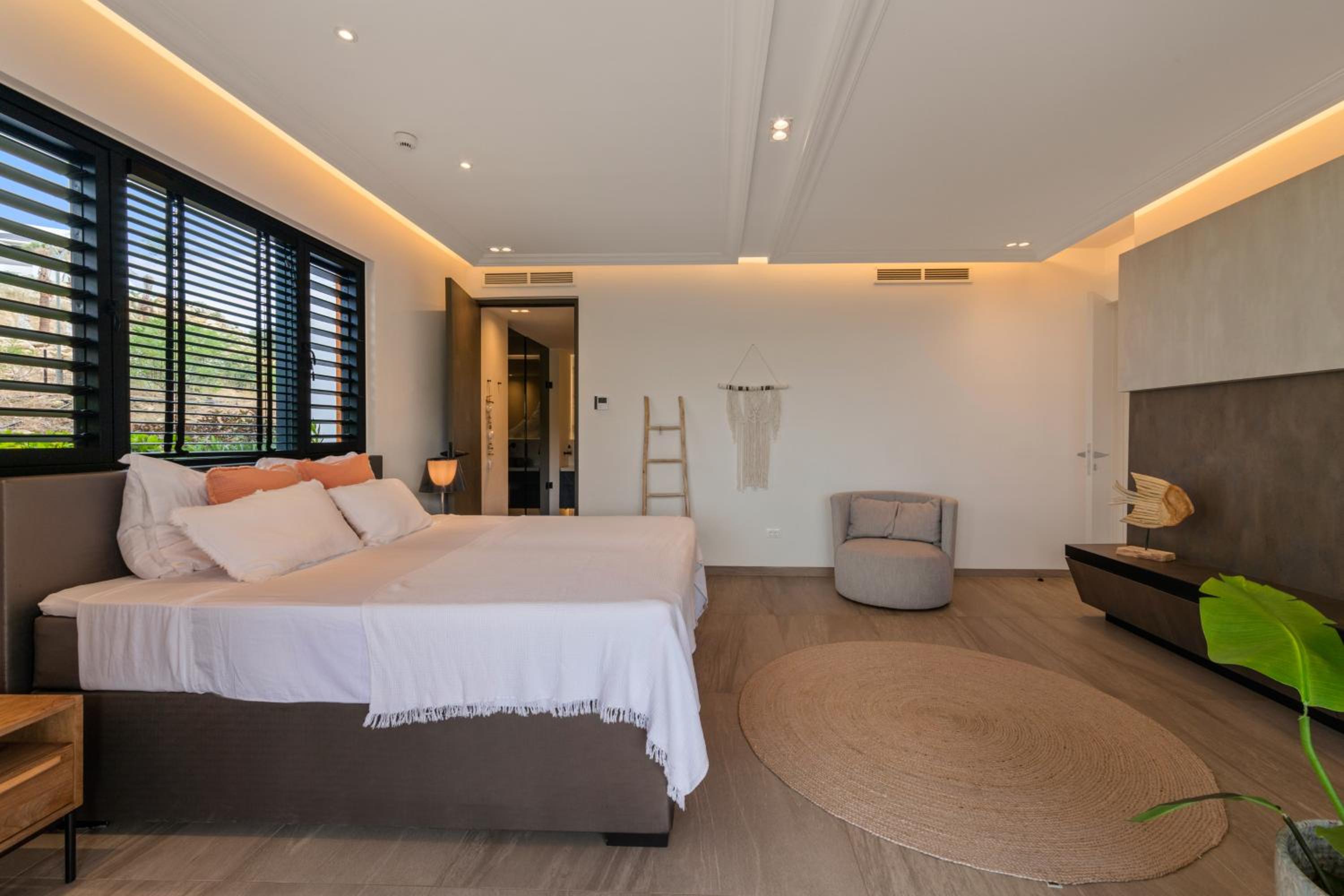 The Shore 2 luxury beach front condo