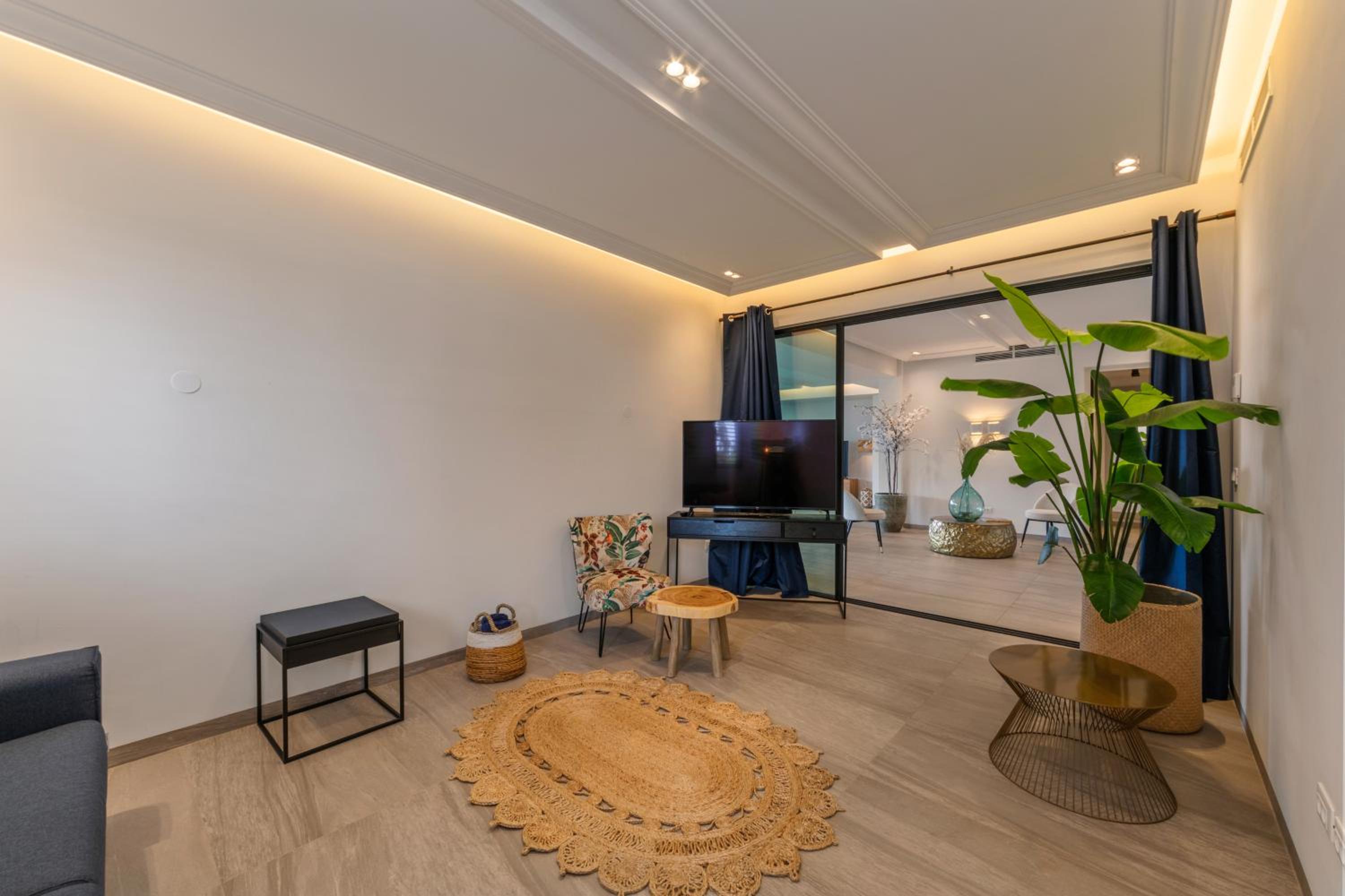 The Shore 2 luxury beach front condo