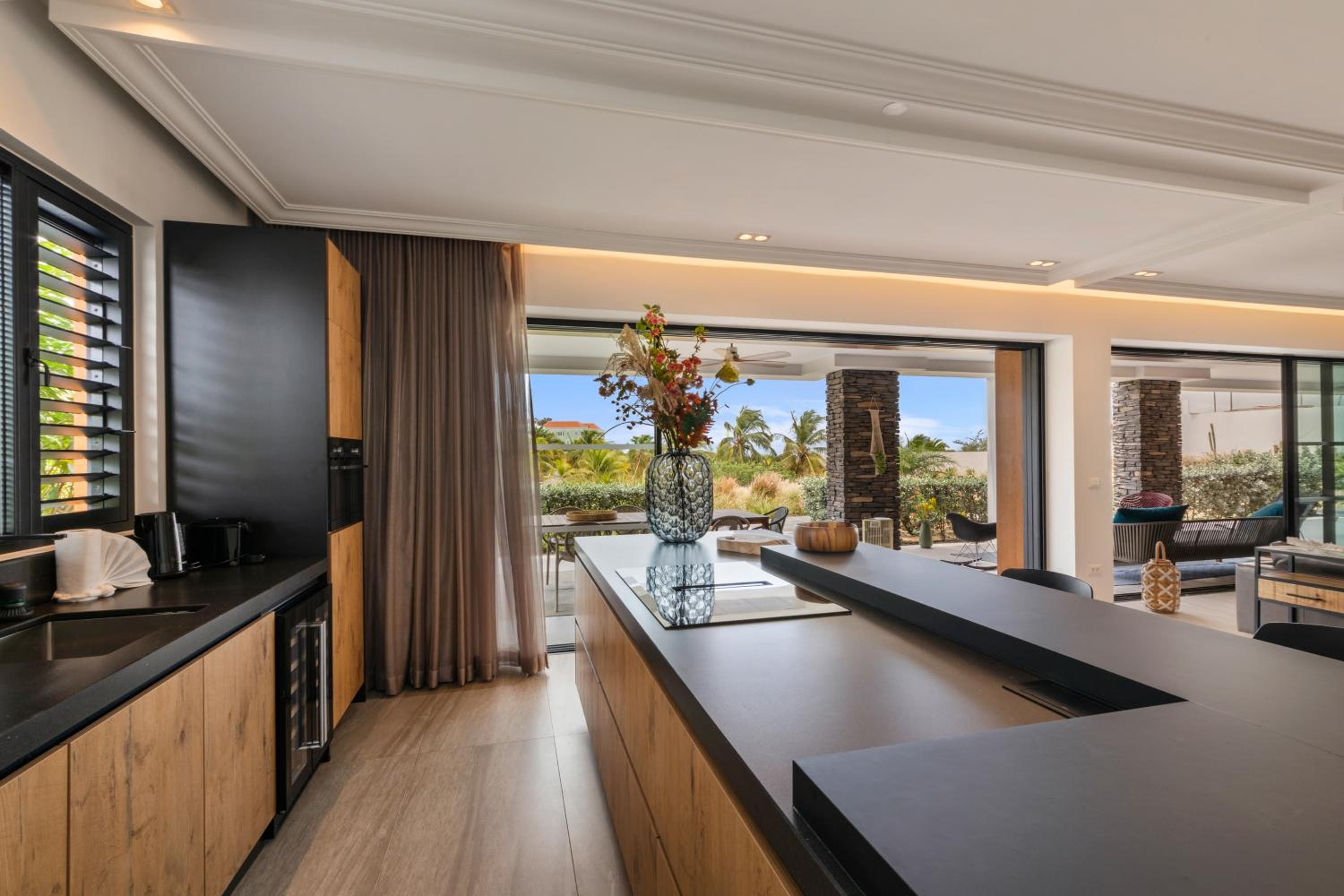 The Shore 2 luxury beach front condo