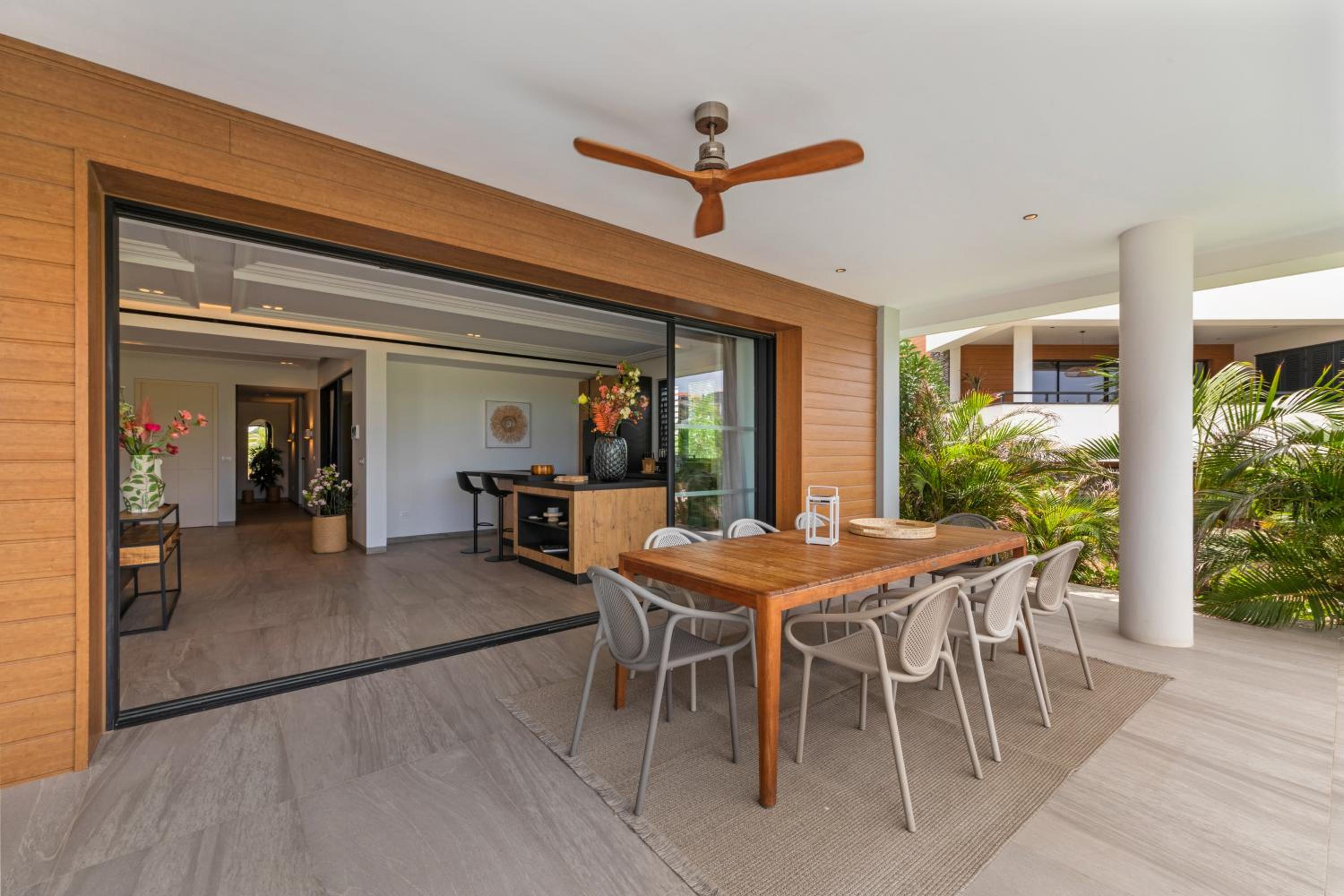 The Shore 2 luxury beach front condo