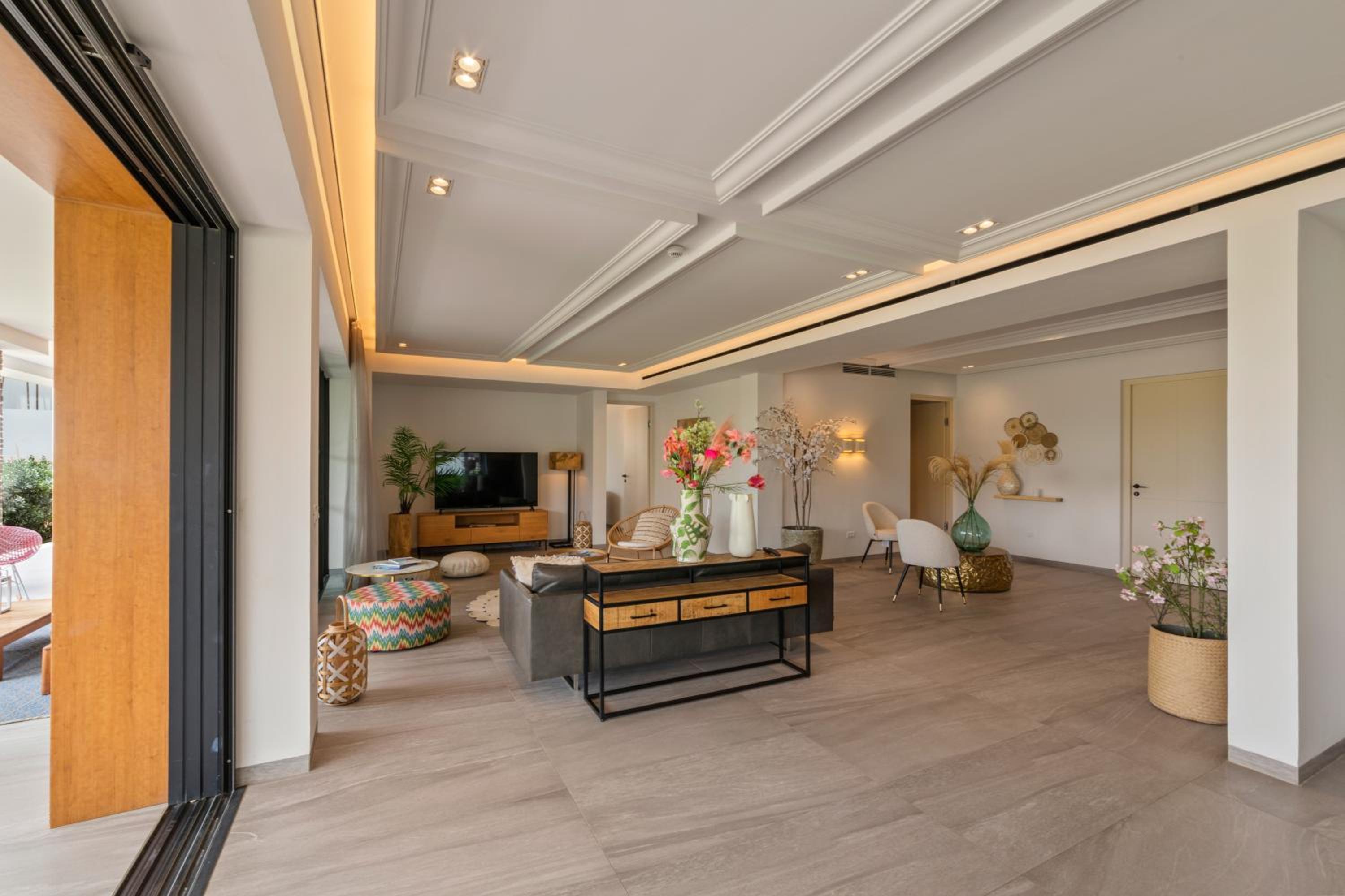 The Shore 2 luxury beach front condo