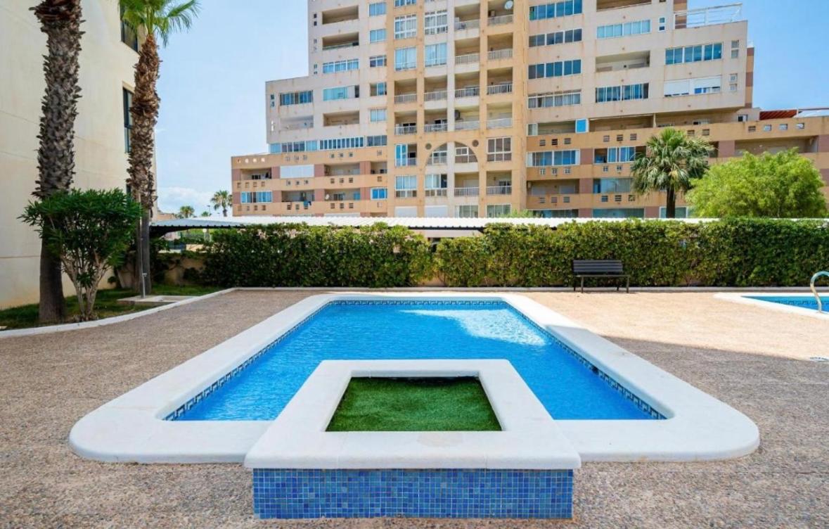 Beautiful sea view apartment close to beach with pool